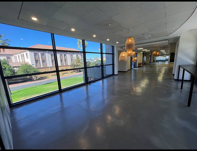 877M² OFFICE TO LET IN CENTURY CITY